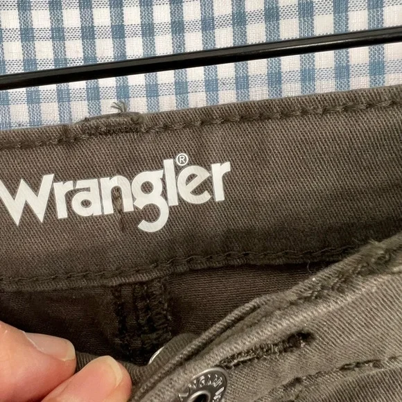 Wrangler Men's Olive Utility Cargo Pants - Dark Olive - Picture 2 of 7